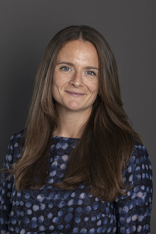 Headshot of Ellen Bond, senior associate and accredited family law specialist at MFMac